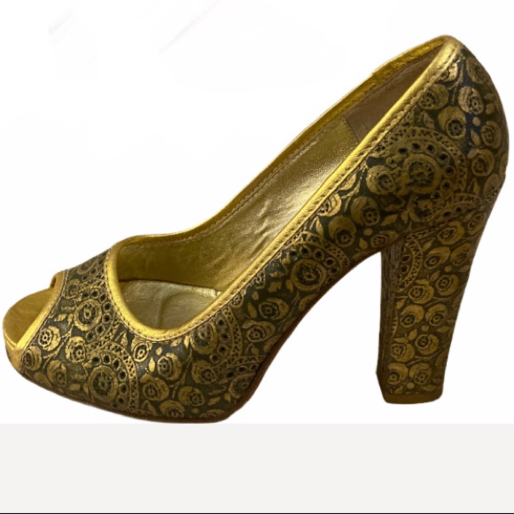 ANTHROPOLOGIE CYNTHIA VINCENT sz9.5 tooled leather